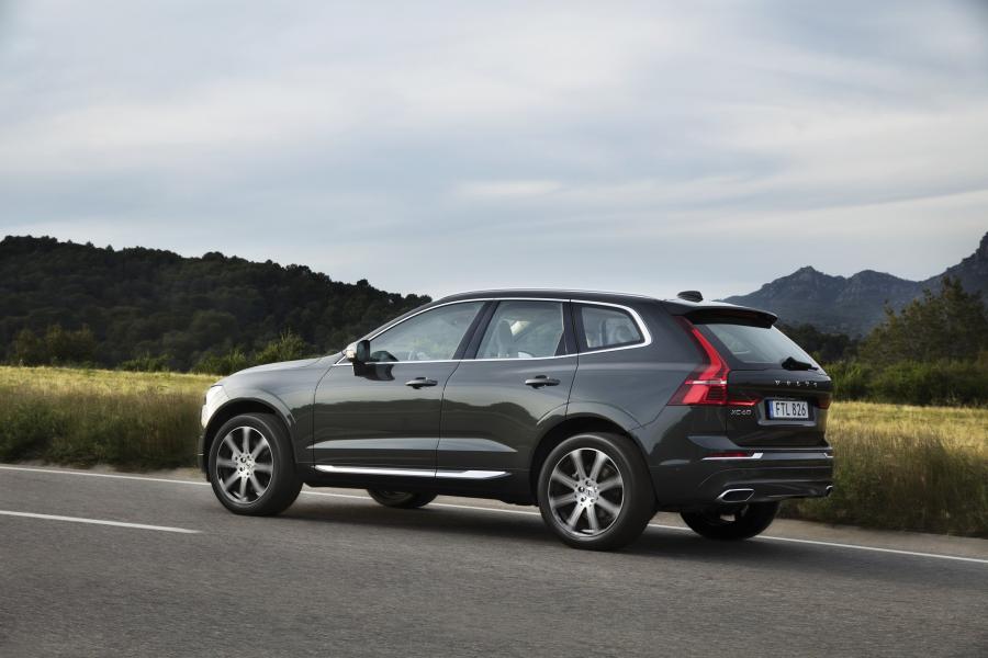  Volvo XC60 D5 Inscription 2017 года  (WW) (фото 2 из 42)